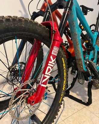 Rockshox Lyric ultimate Red