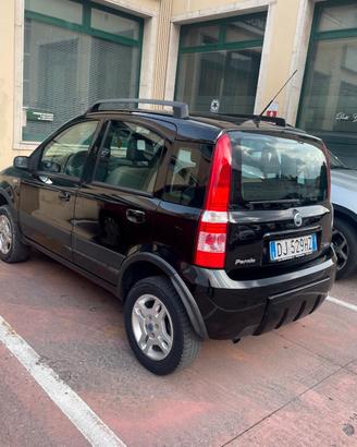 Fiat Panda 4x4 climbing 1.3 mjt