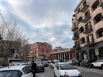 2 LOCALI A CASTELLAMMARE DI STABIA