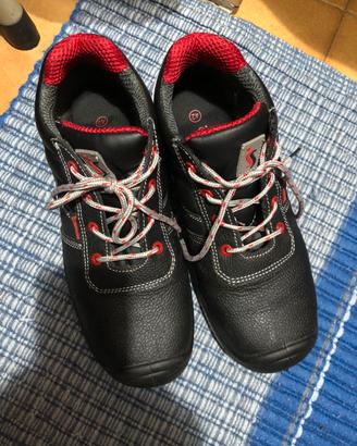 Scarpe antinfortunistiche