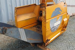 Impagliatore lancia paglia