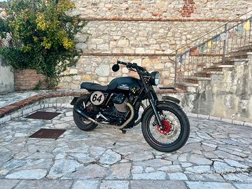 Moto Guzzi V7 ll 2016 750 abs