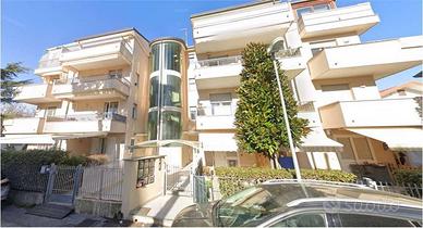 Appartamento di 95 m² con 4 locali e posto auto a 