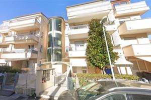 Appartamento di 95 m² con 4 locali e posto auto a 
