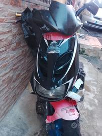  Aprilia sr50 LC sano o a pezzi 