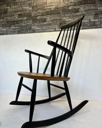 Sedia a dondolo scandinava in teak degli anni ’50