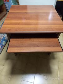 scrivania porta computer 