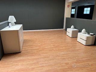 comò e 2 comodini in laminato bianco venato