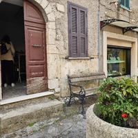 CASA SEMINDIPENDENTE A ACUTO