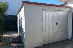 Box garage