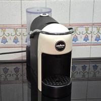 Macchina del Caffè Lavazza A Modo Mio Jolly bianca
