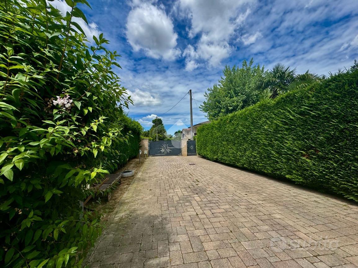 VILLA SINGOLA A SANTA MARIA DI SALA - Vista 2