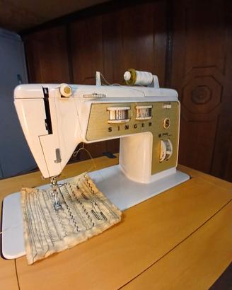 Macchina da cucire Singer 740