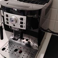 Macchina caffè DE LONGHI