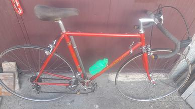 Bici e ricambi magazzino