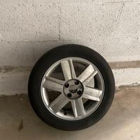 cerchi completi di gomme