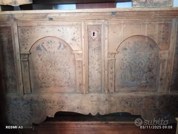 Cassapanca val Pusteria in cirmolo del 1700