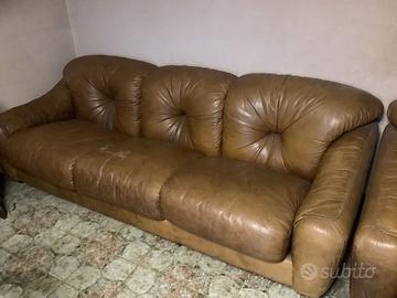 Set di 2 poltrone e una poltrona divano