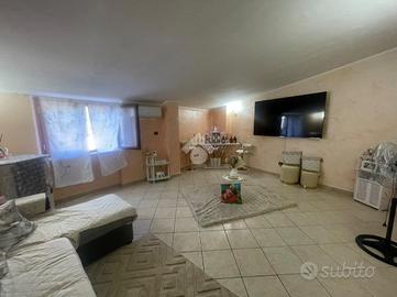 4 LOCALI A LAURO