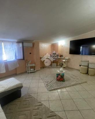 4 LOCALI A LAURO