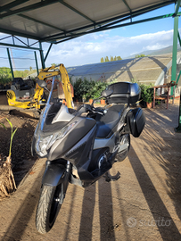 Honda integra 750 cambio automatico