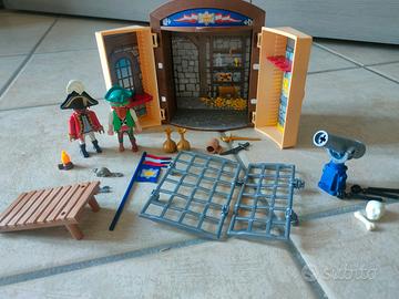 Avamposto Marina con pirata Playmobil 