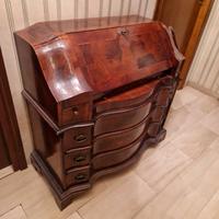 Cassettone a ribalta veronese