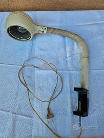 Lampada da tavolo flessibile funzionante con morsa