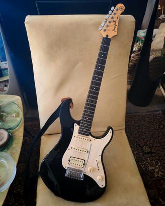 Chitarra Elettrica Yamaha Pacifica 112J - Nera
