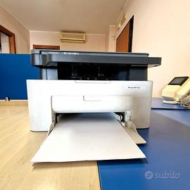 Stampante multifunzione laser HP Laser MFP 135a.