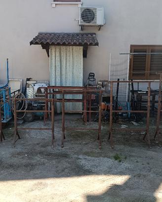 Lotto di 5 cavalletti regolabili in metallo