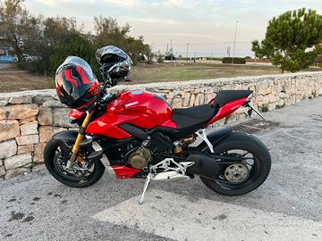 Ducati Streetfighter V4S