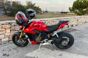 Ducati Streetfighter V4S