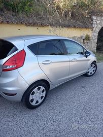 Ford Fiesta 1.4 gpl unico proprietario