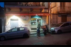 Pizzeria da asporto-Forno a legna