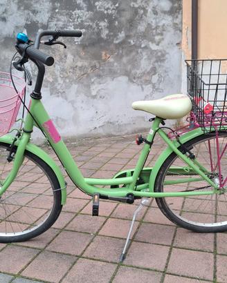BICICLETTA IN BUONE CONDIZIONI Cestino rimuovibile