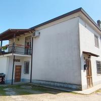 Villetta di testa indipendente