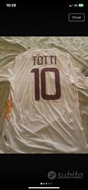 Magletta autografata da Totti