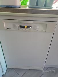 Lavastoviglie MIELE