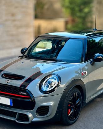Mini John Cooper Works 231 CV