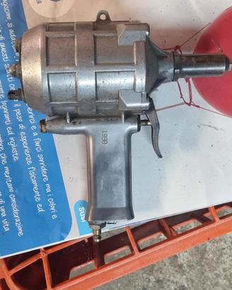 pistola rivettatrice pneumatica 