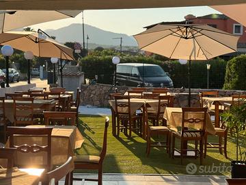 tavolo e sedie da ristorante