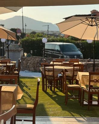 tavolo e sedie da ristorante