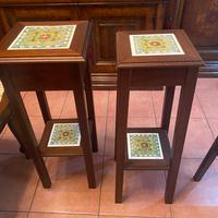 Mobili legno portavaso con ceramica decorata