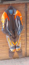 tuta in pelle da moto