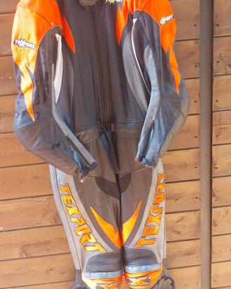 tuta in pelle da moto
