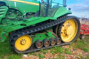 John Deere 8520T
