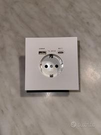 Presa da muro con USB (presa Schuko + USB A e USB)