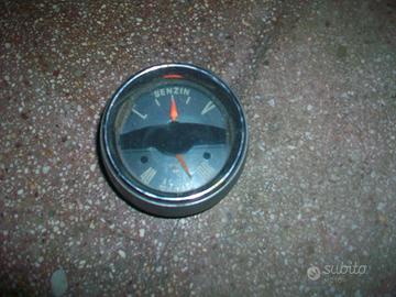 conta chilometri e indicatore benzina