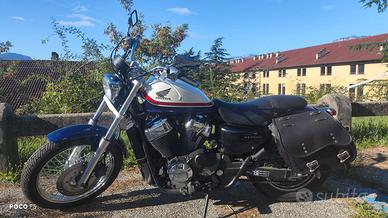 Moto Honda VT750S